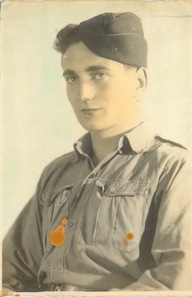 Soldat in Uniforme — Portrait — Verlag und Seriennummer nicht lesbar - Vorderseite