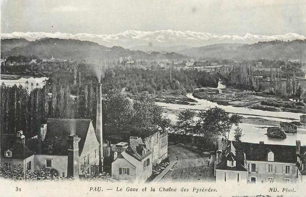 PAU — Der Gave und die Pyrenäen — ND. Phot. - Vorderseite