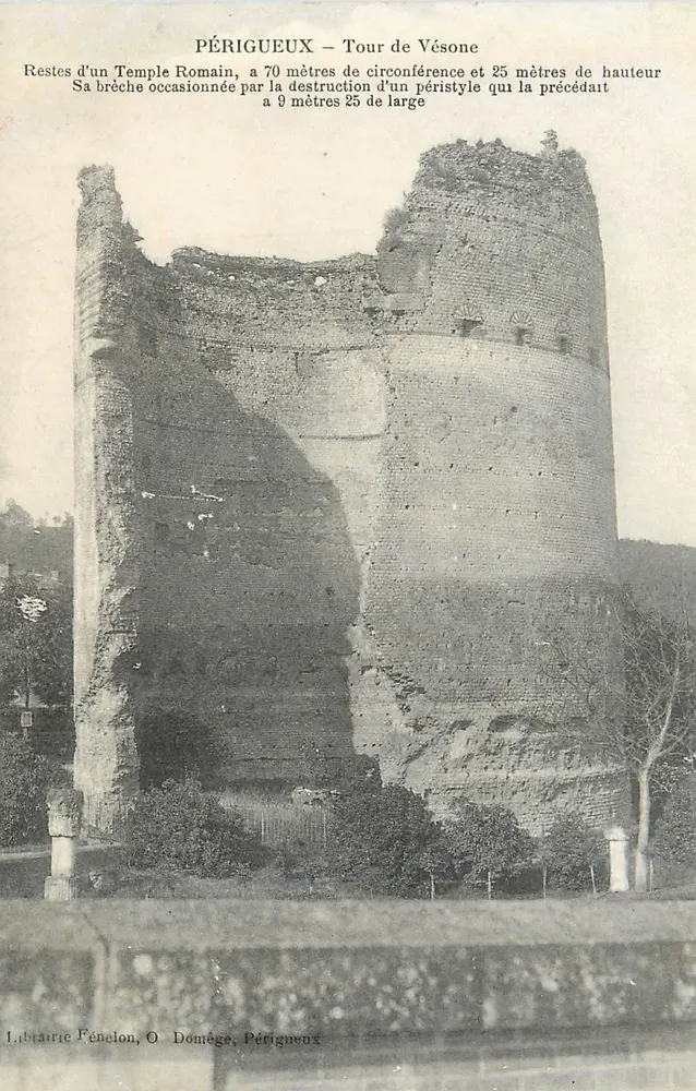 Périgueux — Torre de Vésone — Livraria Fénelon, Périgueux - Frente