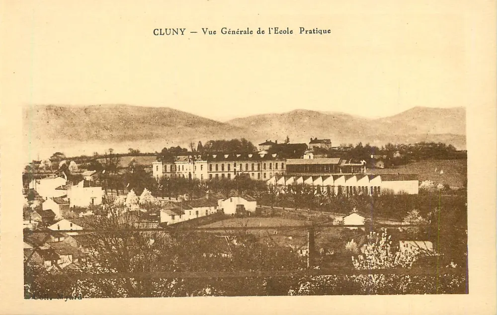 Cluny — Vista Geral da Escola Prática — Editor Myrée - Frente