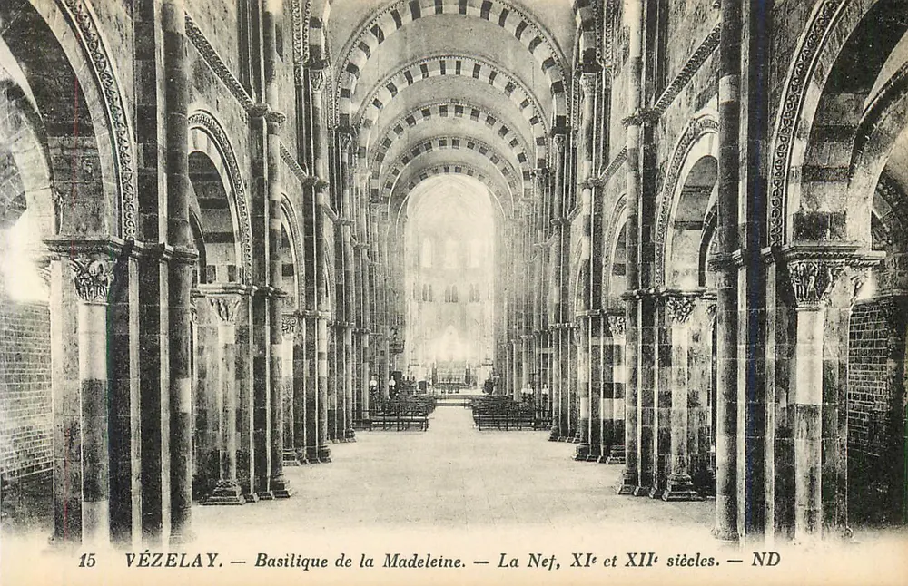 Vézelay — Basilika der Heiligen Madeleine — Die Kirche, 11. und 12. Jahrhundert — ND - Vorderseite