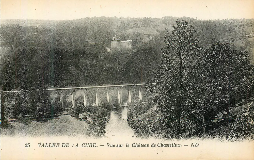 Tal der Cure — Ansicht des Schlosses Chastellux — ND - Vorderseite