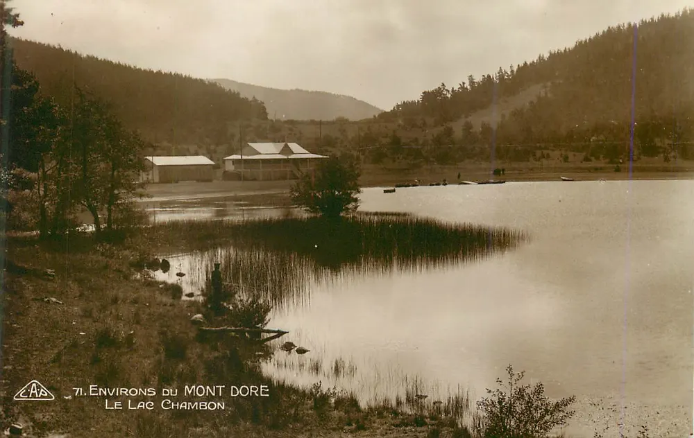 Arredores do Mont Dore — O Lago Chambon — C.A. Photo Strasbourg - Frente