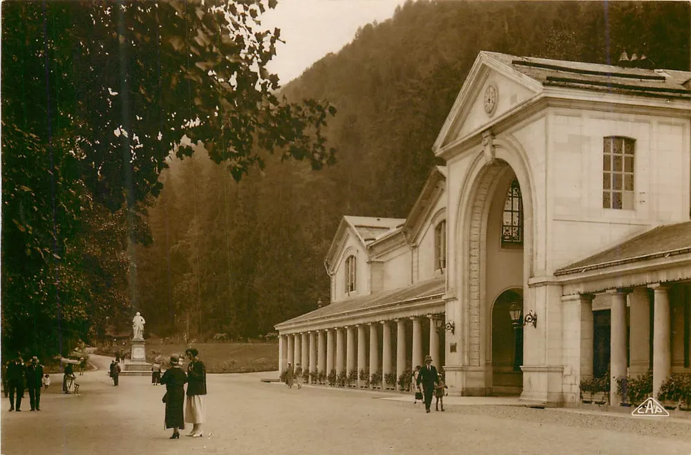 Luchon - Os Termas — Real-Photo C. A. P. Strasbourg - Frente