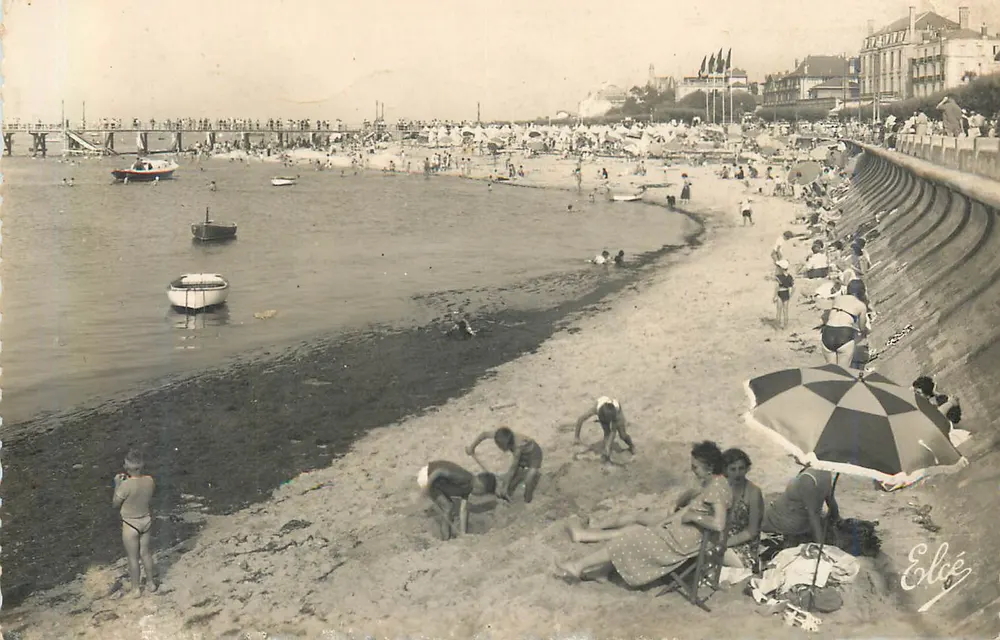 Arcachon — A Praia — L. Chataigneau, Reprodução Proibida - Frente