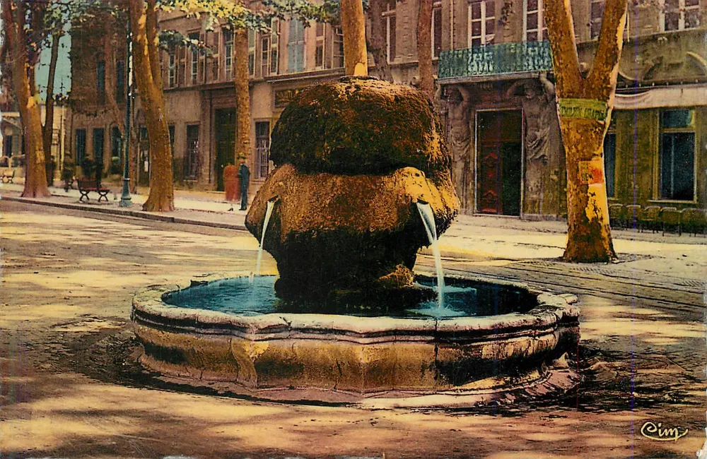 Fontaine d'eau chaude - Cours Mirabeau — Aix-en-Provence (B.du Rh.) — éditée par Combier Imp. Macon - Recto