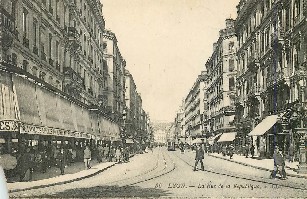 LYON — A Rua da República — LL. n°36 - Frente