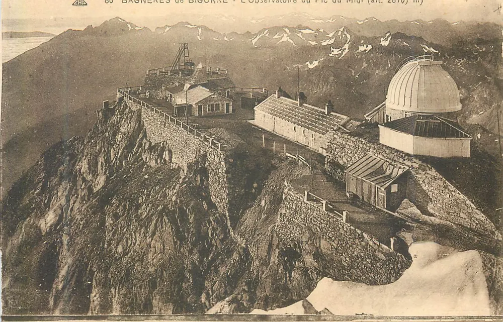 Bagnères-de-Bigorre - A Observatórios do Pic du Midi (alt. 2870 m) - Frente