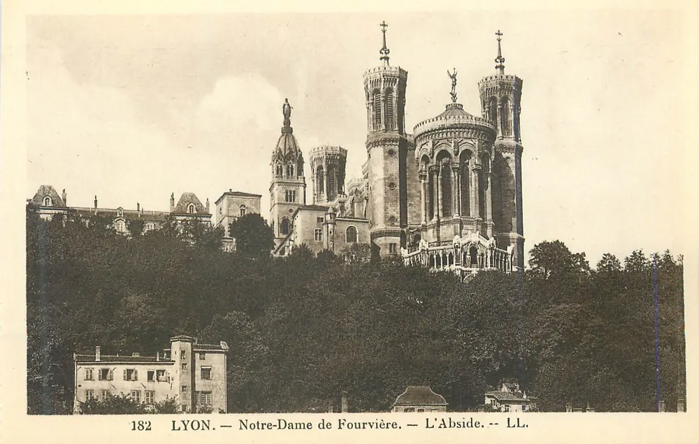 LYON. — Nossa Senhora de Fourvière. — A Abside. — LL. - Frente