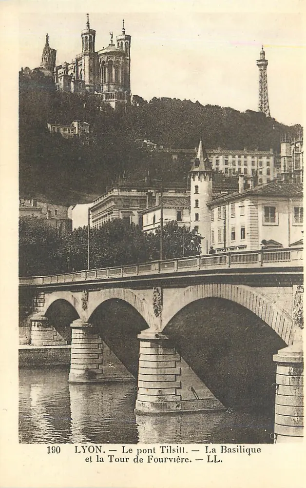 LYON — Die Tilsitt-Brücke — Die Basilika und die Fourvière-Turm — LL. - Vorderseite