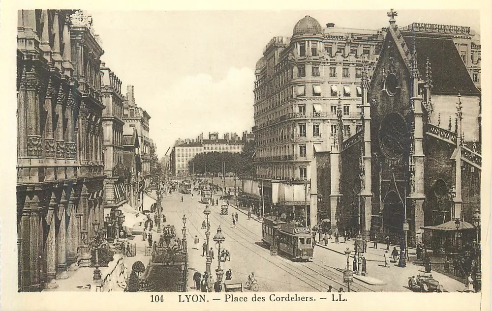 LYON — Praça dos Cordeliers — LL. — n° 104 - Frente