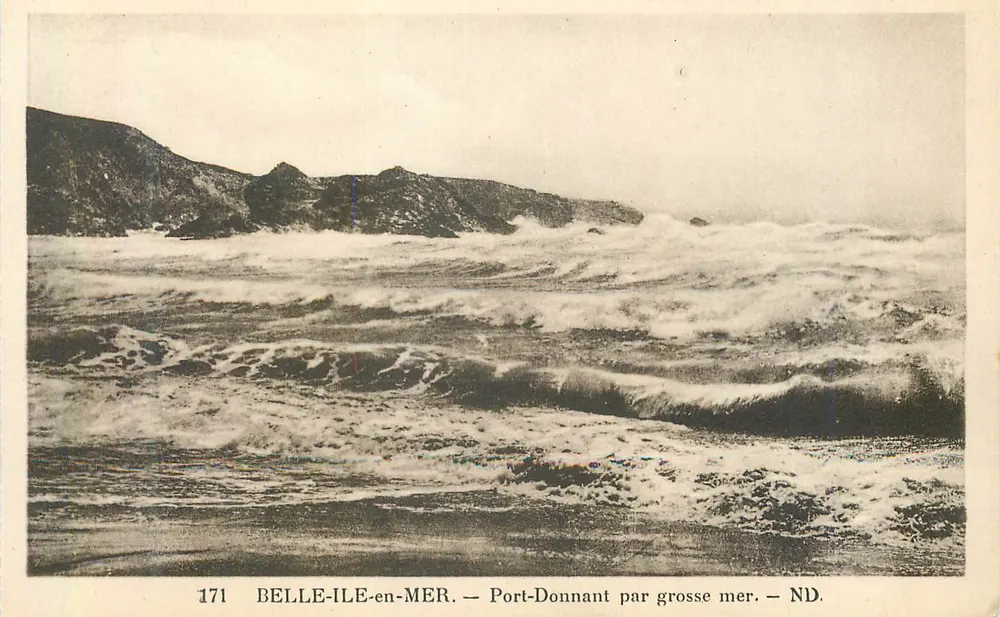 Belle-Île-en-Mer — Port-Donnant bei stürmischen Wellen — ND. - Vorderseite