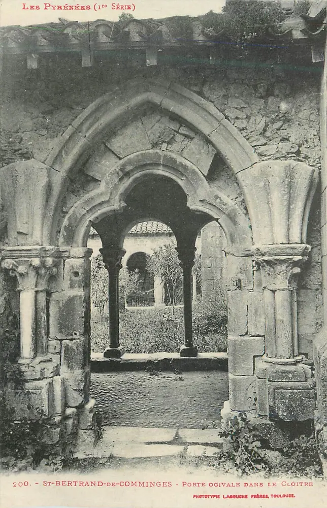 St-Bertrand-de-Comminges — Spitzbogen-Tür im Cloister — Phototype Labouche Frères, Toulouse - Vorderseite