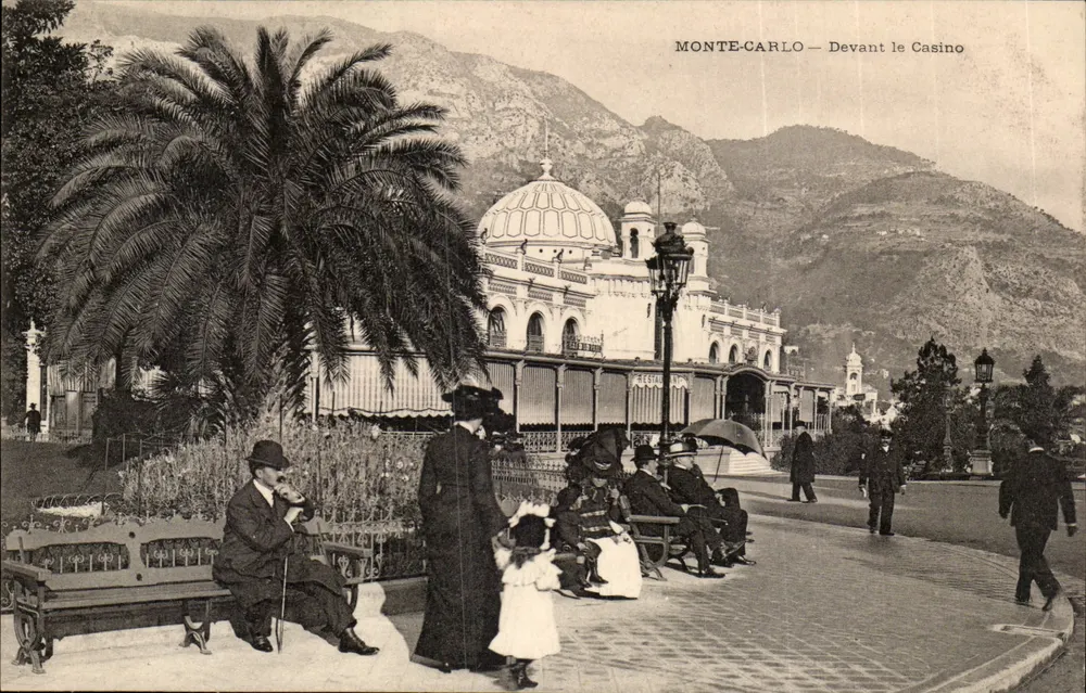 Monte-Carlo — Devant le Casino — Éditeur non identifié - Recto