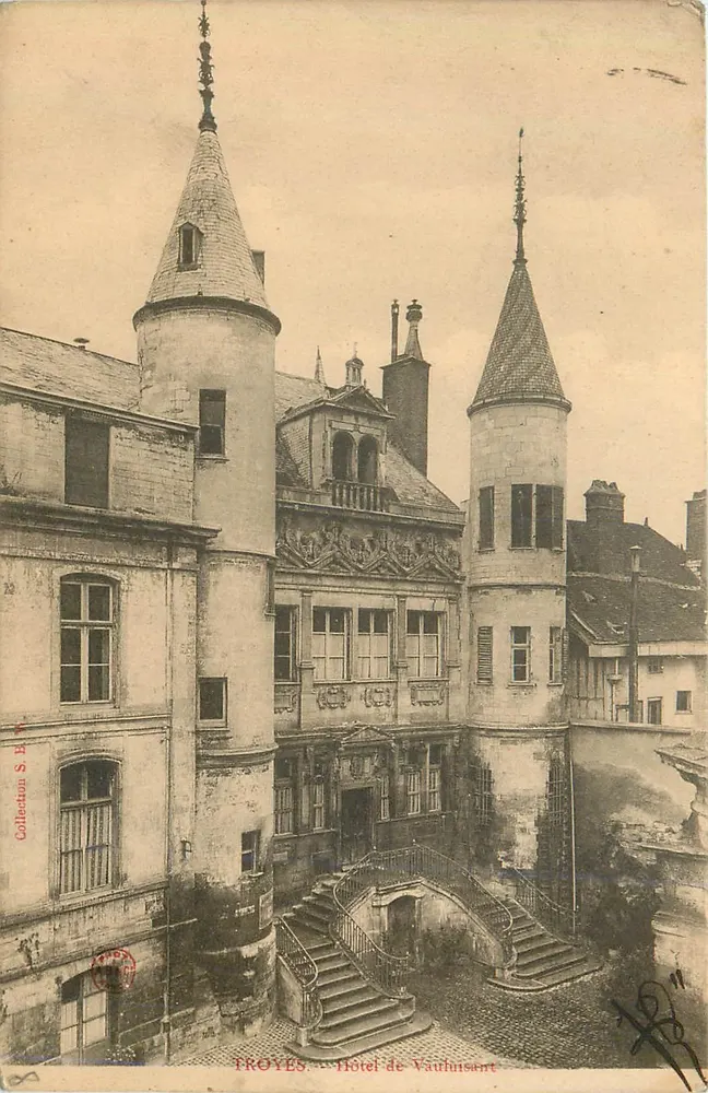Troyes — Hotel de Vauluisant — Collectie S. B. - Voorkant