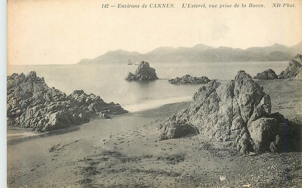 L'Esterel, vue prise de la Bocca — Environs de CANNES — ND Phot. n°142 - Recto