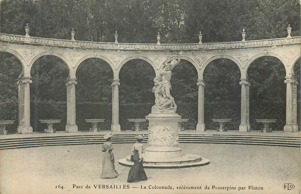 Parc de VERSAILLES — La Colonnade, enlèvement de Proserpine par Pluton - Recto