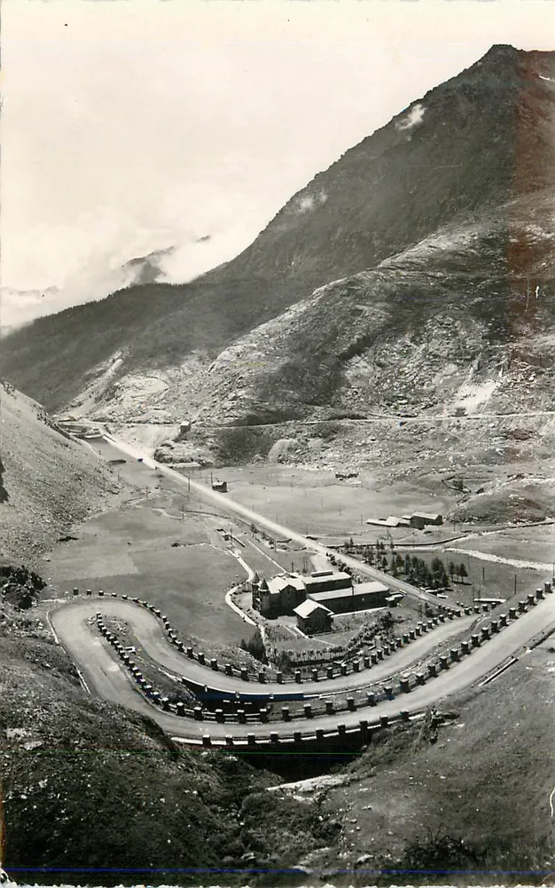 Estrada do Col do Mont-Cenis — em direção à Fronteira — Réal-Photo - Frente