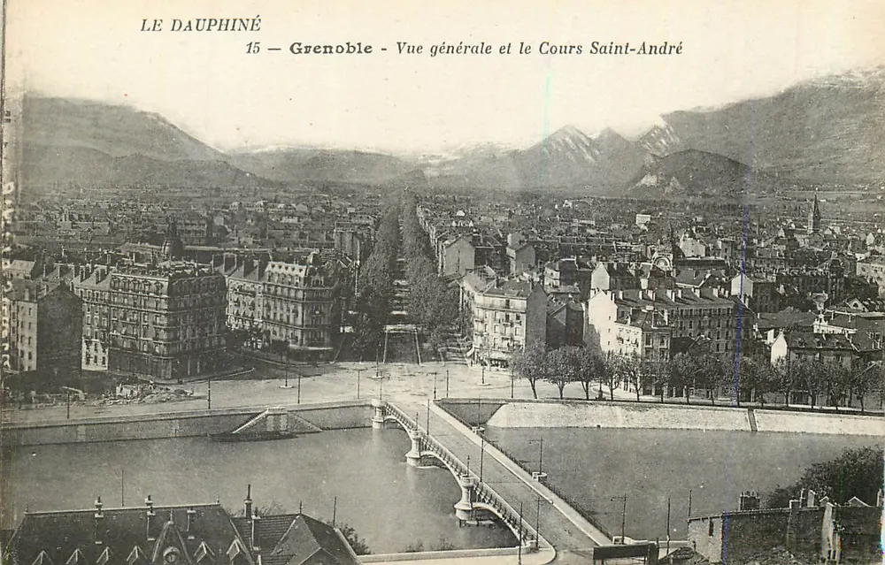 Grenoble - Vista geral e o Cours Saint-André — LE DAUPHINÉ, n°15 - Frente
