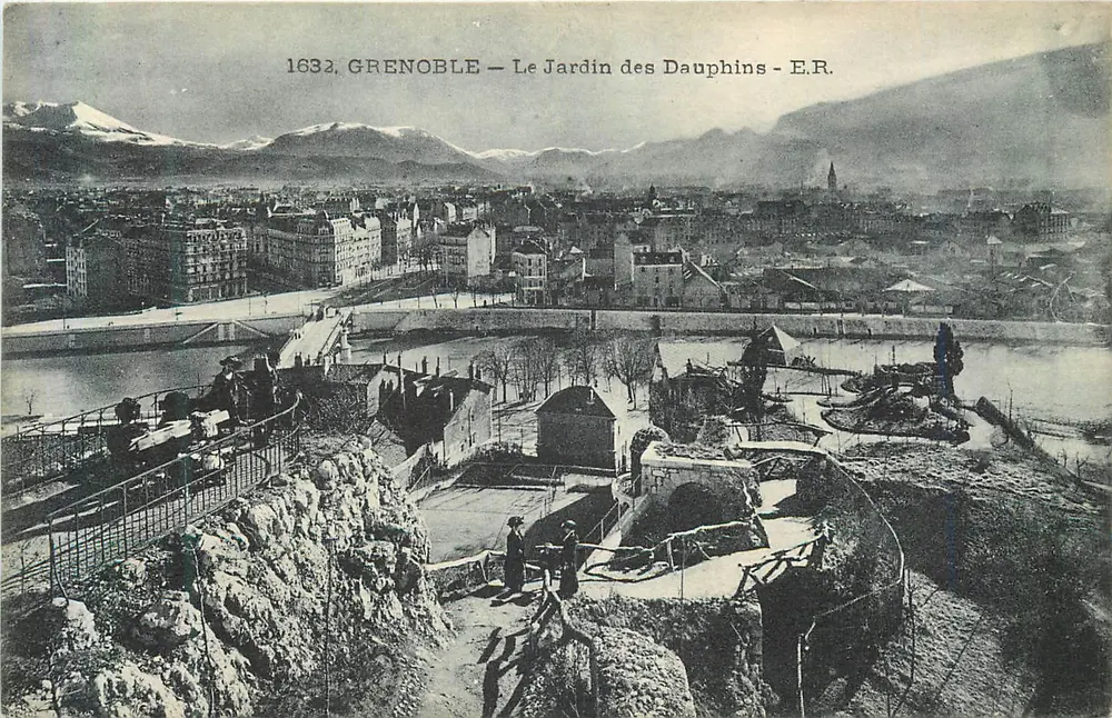 Grenoble — The Dauphins Garden — E.R. - Front