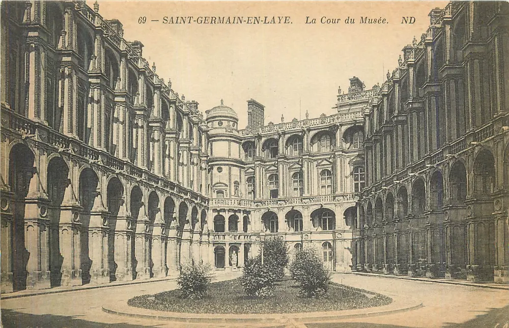 Saint-Germain-en-Laye — A Cour do Museu — ND - Frente