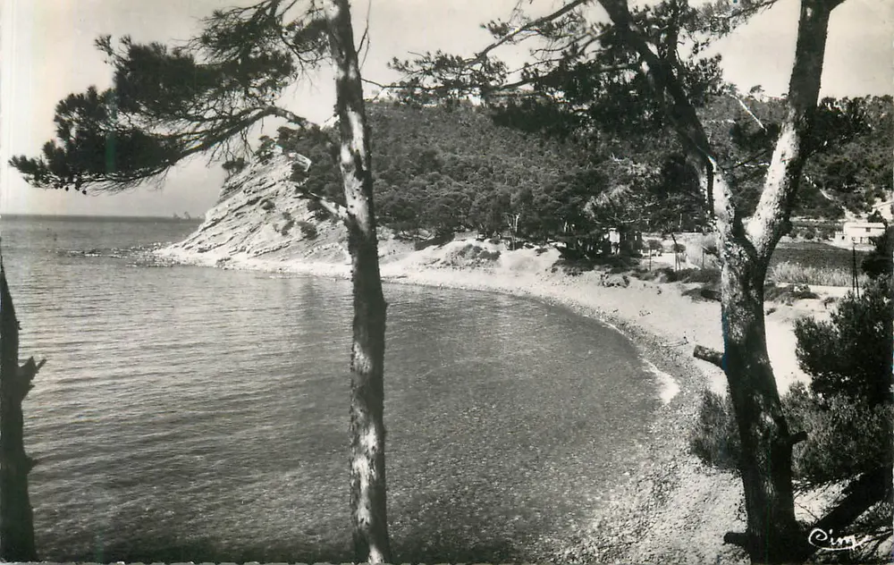 St-Mandrier (Var) — Ein Stück der Küste in der Nähe der Campingplätze — Combier (S.-et-L.) - Vorderseite
