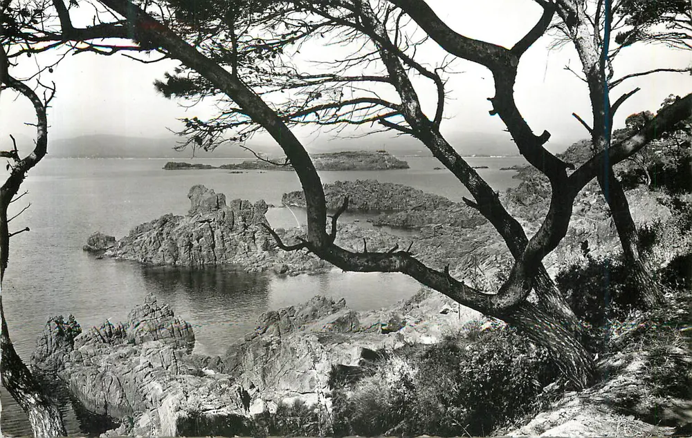 Die Bucht und Felsen von Santa-Lucia — Boulouris — Éditions S.F.P.T. - Vorderseite
