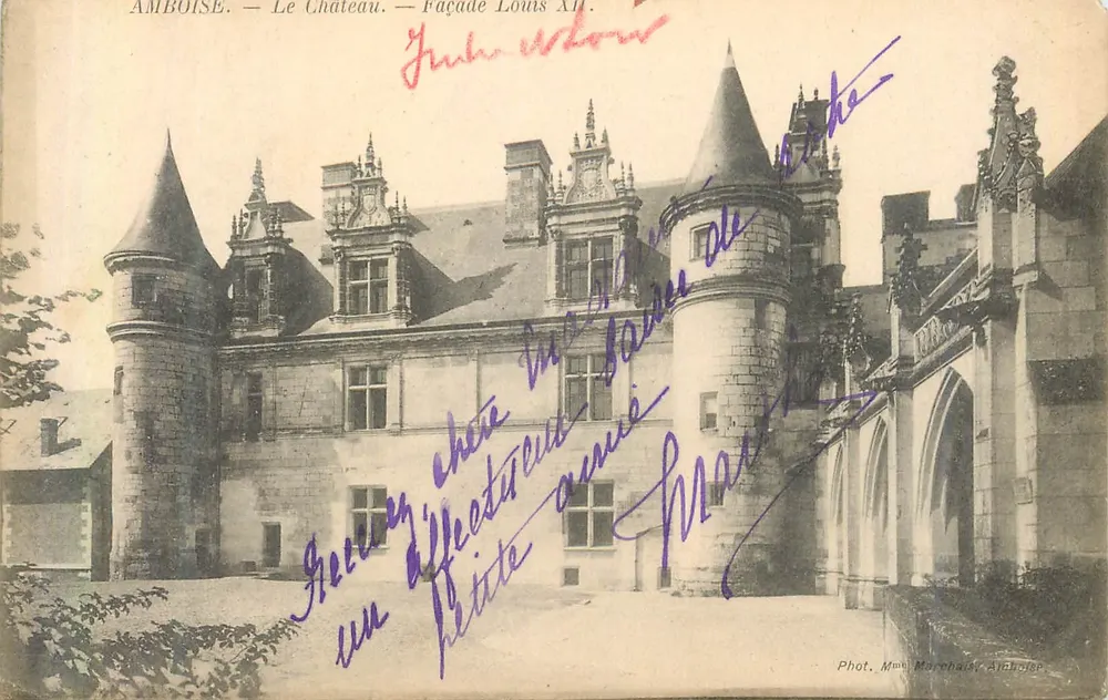 Amboise — O Castelo — Fachada de Louis XII — Fot. Mme Marchais-Artholze - Frente