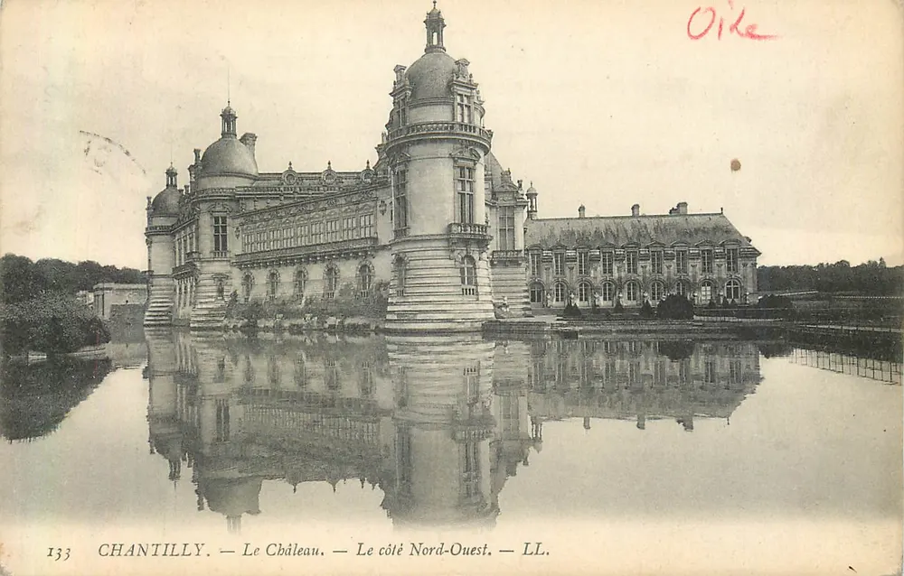 Chantilly — Le Château — Le côté Nord-Ouest — LL. - Recto