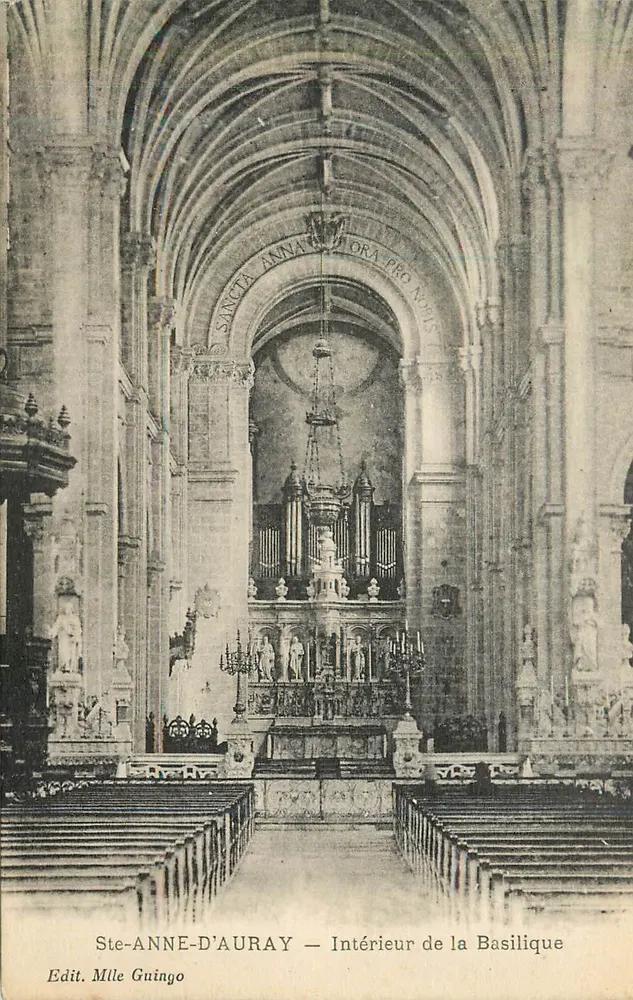 Ste-ANNE-D'AURAY — Interior da Basílica — Ed. Mlle Guingo - Frente