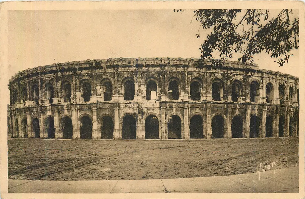 Nîmes (Gard) - Les Arènes — Éditions d'Art Yvon, Paris - Frente