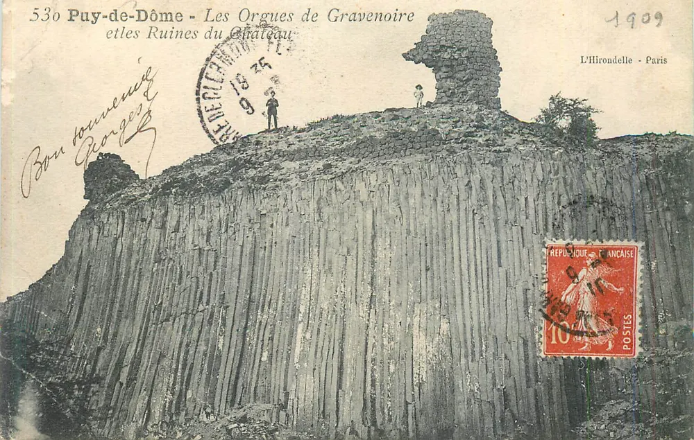 Puy-de-Dôme - Die Orgues de Gravenoire und die Ruinen des Schlosses — L'Hirondelle - Paris, n°530 - Vorderseite