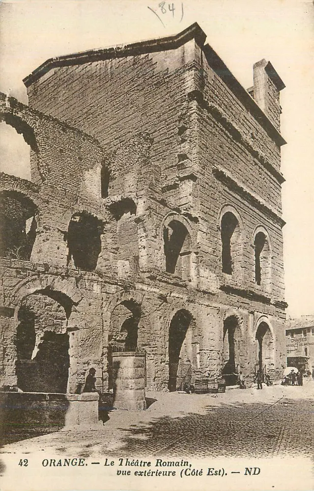 Orange — Das römische Theater, Außenansicht (Ostseite) — ND - Vorderseite