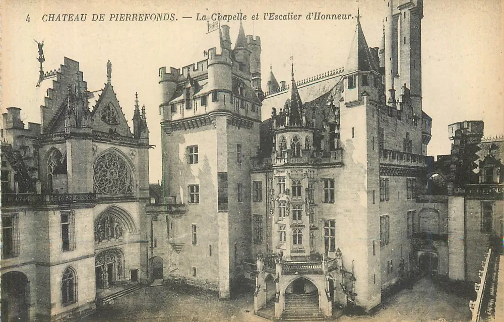 Château de Pierrefonds — La Chapelle et l'Escalier d'Honneur — Imp. Phot. Neurdein et Cie, Paris - Recto