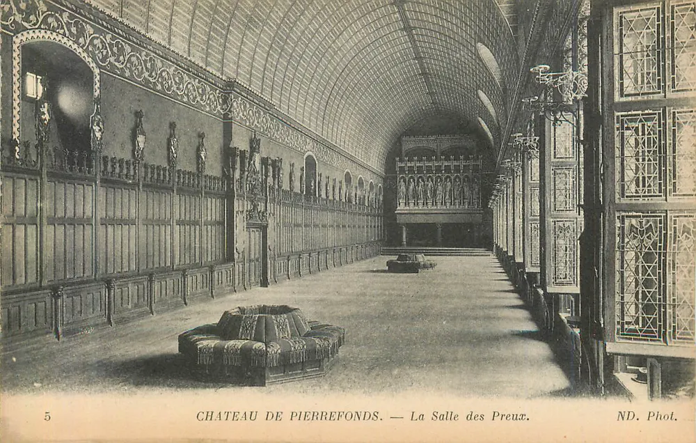 Château de Pierrefonds — La Salle des Preux — ND. Phot. - Recto