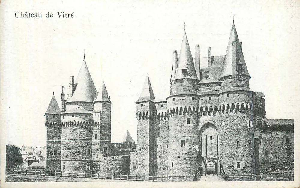 Castelo de Vitré — vista do castelo fortificado com torres cônicas — editor não visível - Frente