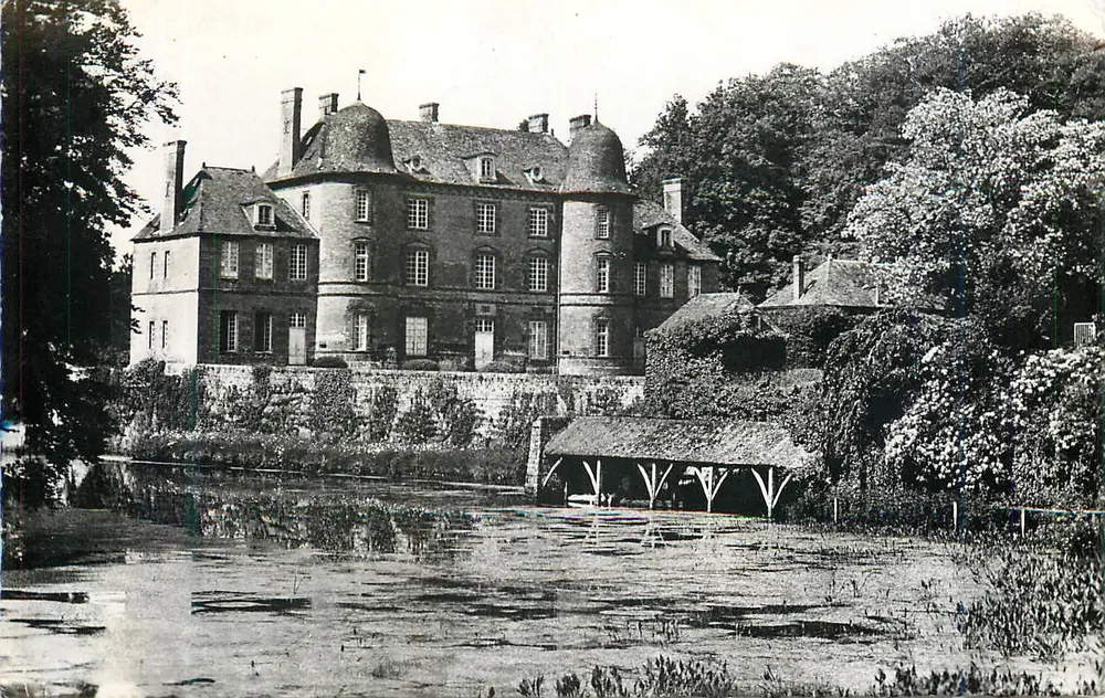 Castelo de Couterne — Arredores de Bagnolles-l'Orne — Edições Gaud-Malmaison - Frente