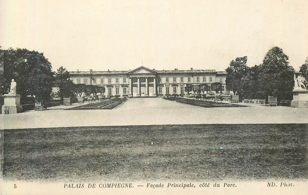 Palace of Compiègne — Main Facade, Side of the Park — ND. Phot. - Front