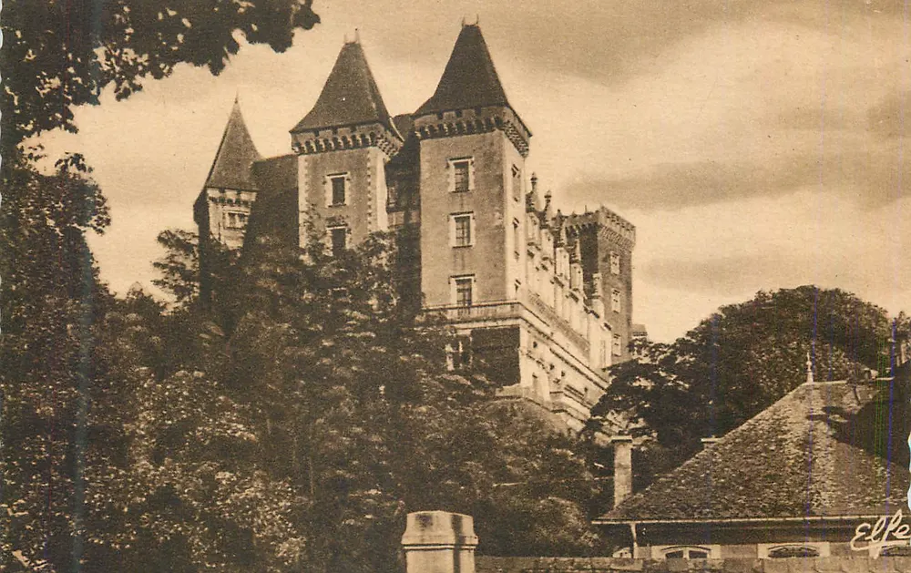 Pau (Pyrénées-Atlantiques) — O Castelo visto do Parque — Labouche Frères - Frente