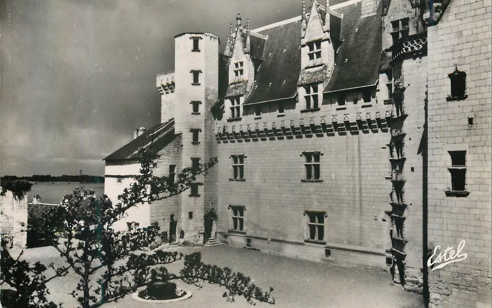 Château de Montsoreau — façade sur la cour intérieure — Estel - Recto