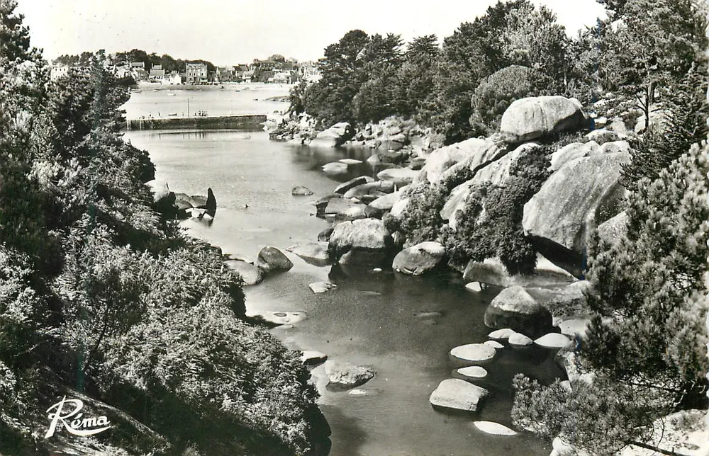 A Costa do Granito Rosa — TREGASTEL PLOUMANAC'H (C.-du-N.) — Ed. d'Art REMA - Frente