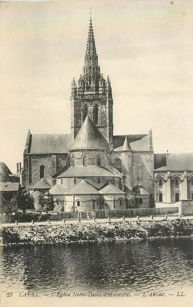 Laval — L'Église Notre-Dame d'Avenières — L'Abside — LL. - Recto
