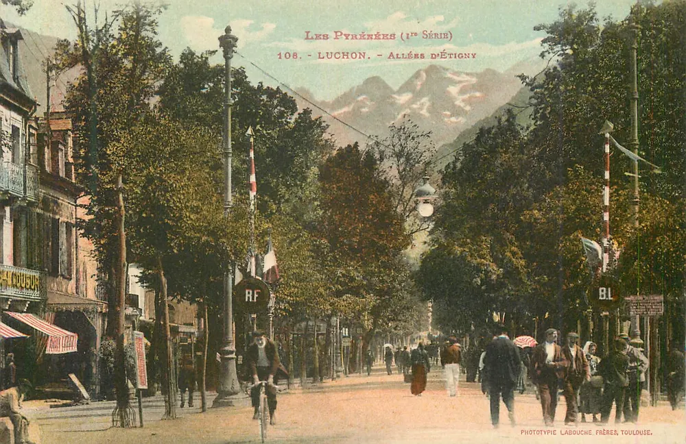 Luchon - Avenidas de Étigny — Os Pirineus (1ª Série) — Fototipia Labouche Frères, Toulouse - Frente