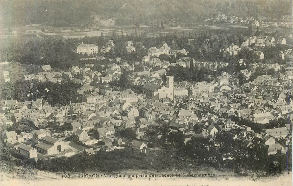 Luchon — Vue générale prise des Lacets de Superbagnères — n°138 - Recto
