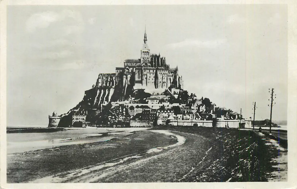 O Monte Saint-Michel — vista panorâmica — Éditions D'Art Belfrance, n° 660 - Frente