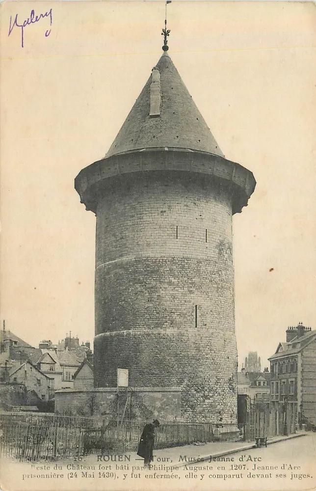 Rouen — Torre do Museu de Joana d'Arc — Torre prisioneira do castelo forte - Frente