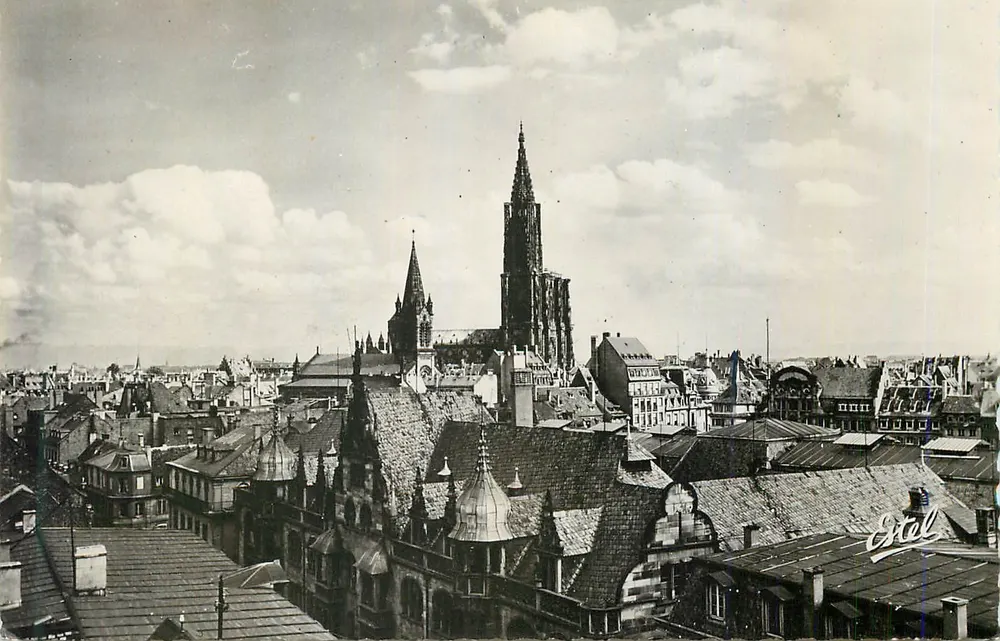 Strasbourg — Vue générale - La Cathédrale et le Temple Neuf — Éditeur Estel, n° 926 - Recto