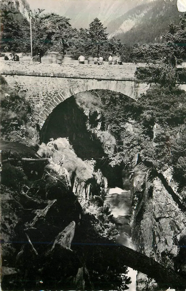 Cauterets — Pont d’Espagne et le Gouffre — Édition P. DOUCET - Recto