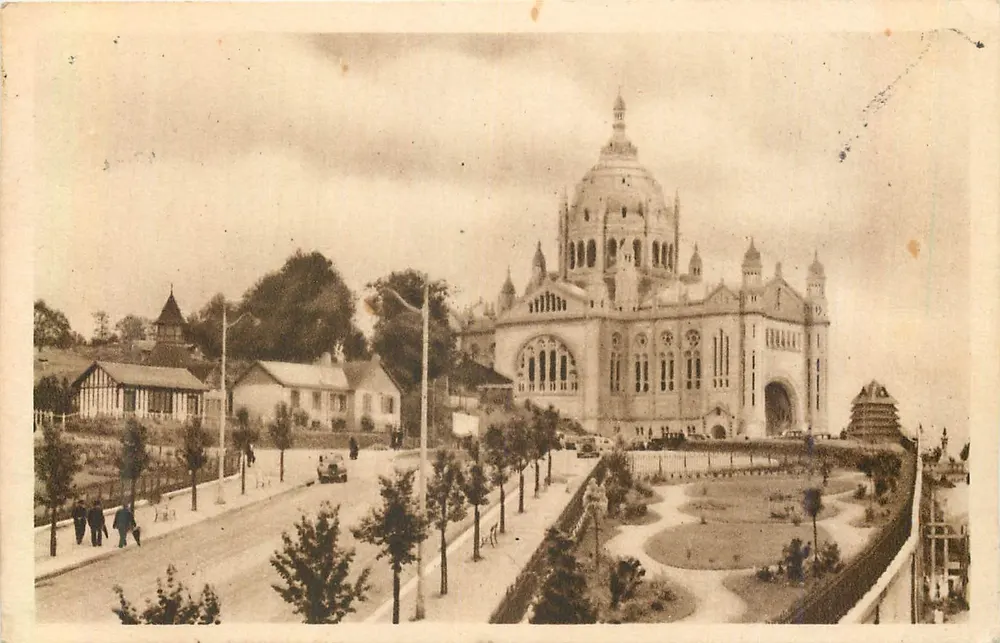 Lisieux (Calvados) — Die Basilika — Éditions Artistiques et Publicitaires - Vorderseite