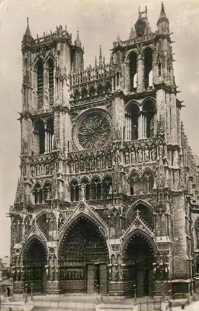 Amiens (Somme) — A Catedral — Cliché R. LELONG, Amiens - Frente